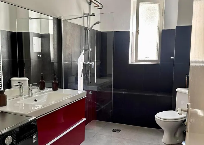 Stylish Flat In Prime Location شقة *